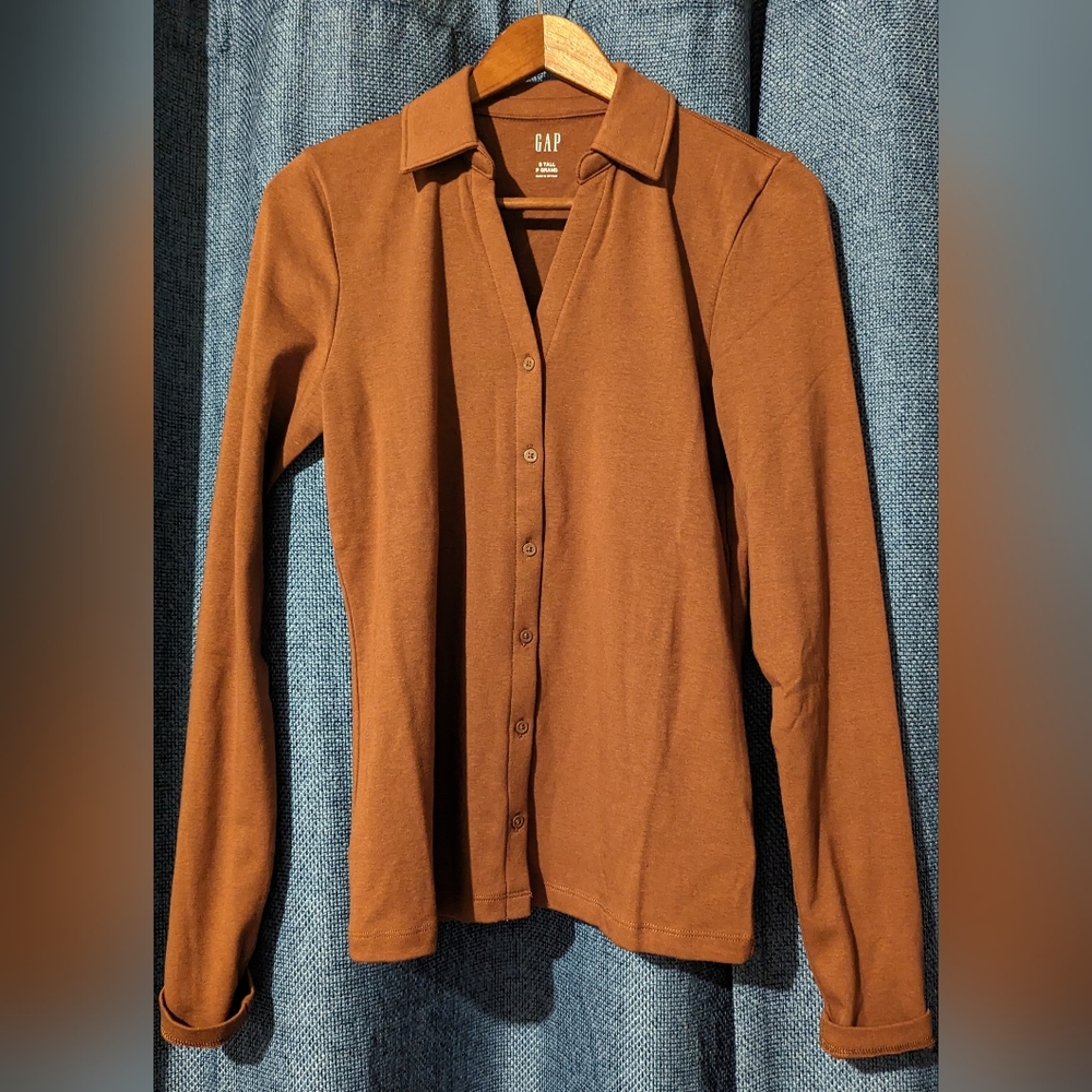 Gap long-sleeved knit shirt, small/tall NWOT